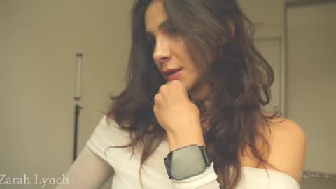 Snapshot of zarahlynch chatting on March 2026 10:25:01 PM Miss Lynch Next show 2911 online show from March 2026 10:25:01 PM