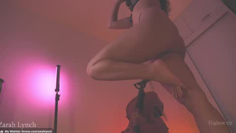 Snapshot of zarahlynch chatting on April 2026 04:46:01 AM Miss Lynch Next show 2911 online show from April 2026 04:46:01 AM