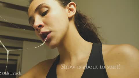 Snapshot of zarahlynch chatting on April 2026 07:04:02 PM Miss Lynch Next show 2911 online show from April 2026 07:04:02 PM