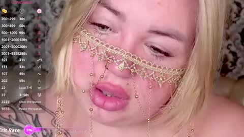 Lola online show from September 2025 07:39:02 PM