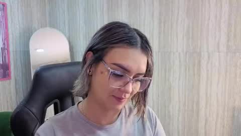 Isabella online show from May 2026 12:43:02 PM