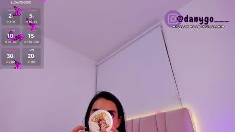 Snapshot of zarianaevanz chatting on September 2025 10:59:02 PM Zariana online show from September 2025 10:59:02 PM