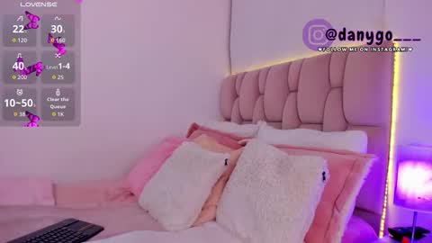 Snapshot of zarianaevanz chatting on November 2025 11:29:01 PM Zariana online show from November 2025 11:29:01 PM