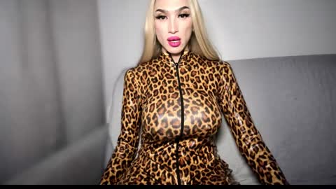 ZARINA online show from December 2024 12:34:01 AM