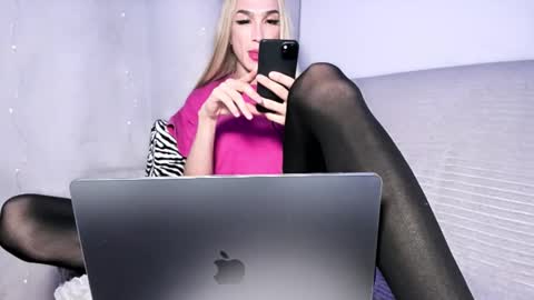 ZARINA online show from January 2025 05:22:02 PM