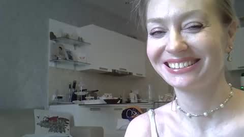 Zarina Swift online show from May 2026 07:02:02 AM