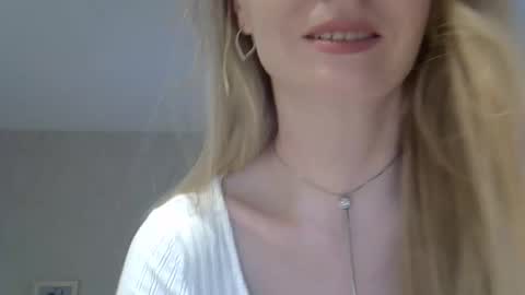 Zarina Swift online show from May 2026 04:52:02 AM