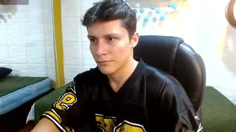 Snapshot of zayn_clausen chatting on May 2026 06:38:02 PM zayn_clausen online show from May 2026 06:38:02 PM