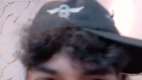 Snapshot of zayn_fox32 chatting on June 2026 07:04:01 PM Zayn online show from June 2026 07:04:01 PM