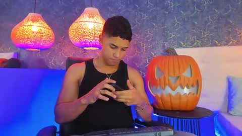 Snapshot of zayne_cross chatting on October 2025 05:37:02 AM Zayn Cross online show from October 2025 05:37:02 AM