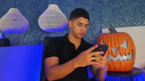 Snapshot of zayne_cross chatting on October 2025 05:42:02 AM Zayn Cross online show from October 2025 05:42:02 AM