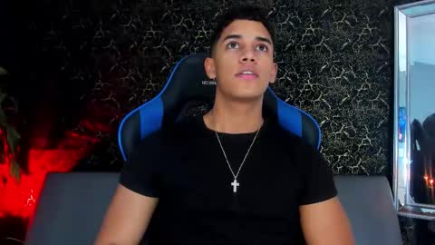 Snapshot of zayne_cross chatting on November 2025 05:48:02 PM Zayn Cross online show from November 2025 05:48:02 PM