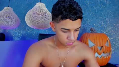 Snapshot of zayne_cross chatting on November 2025 05:51:01 AM Zayn Cross online show from November 2025 05:51:01 AM