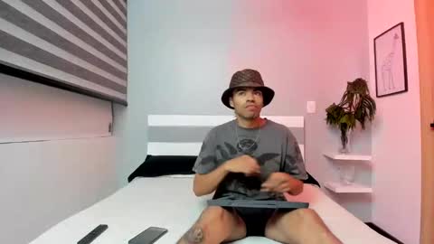 Snapshot of zaynshadow_ chatting on October 2025 02:44:01 AM zaynshadow_ online show from October 2025 02:44:01 AM