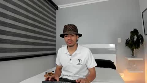 Snapshot of zaynshadow_ chatting on October 2025 06:37:01 AM zaynshadow_ online show from October 2025 06:37:01 AM