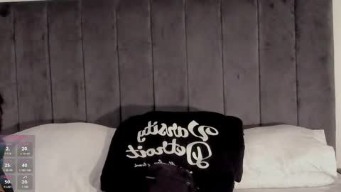 Hii im Zay.                 I save money for education. PVT Open. online show from November 2025 05:54:01 AM