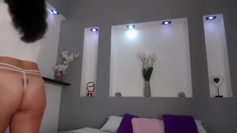 Snapshot of zean_lee chatting on February 2025 11:22:02 AM Karolyne online show from February 2025 11:22:02 AM