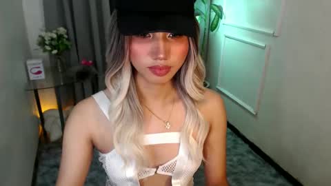 zelainalovetocum online show from February 2025 06:37:02 PM