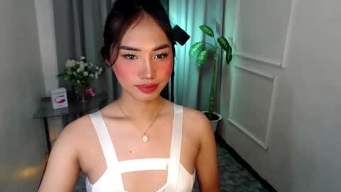 zelainalovetocum online show from February 2025 02:57:01 PM