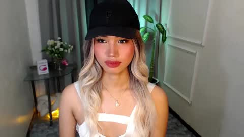 zelainalovetocum online show from February 2025 06:00:02 PM