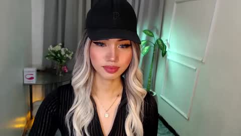 zelainalovetocum online show from March 2025 02:32:01 PM