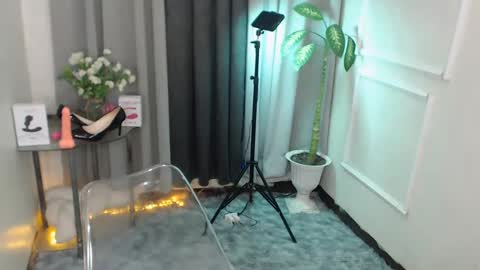 zelainalovetocum online show from March 2025 02:12:01 PM