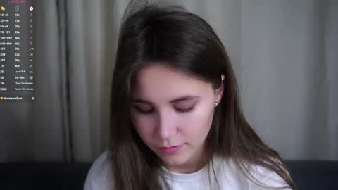 Emilia online show from November 2025 11:49:02 PM