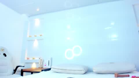 Zenda Evans online show from December 2025 03:34:01 AM