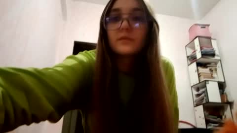 Snapshot of zeniabrossoit chatting on April 2026 12:47:01 PM zeniabrossoit online show from April 2026 12:47:01 PM