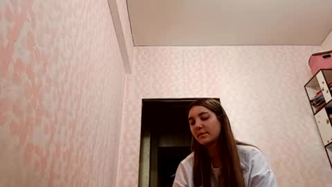 Snapshot of zeniabrossoit chatting on April 2026 09:18:01 AM zeniabrossoit online show from April 2026 09:18:01 AM