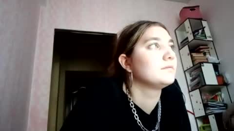 zeniabrossoit online show from April 2026 12:18:02 PM