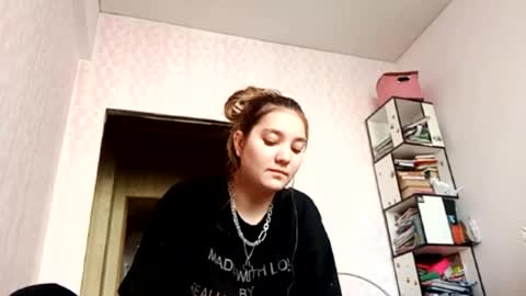 zeniabrossoit online show from April 2026 11:14:01 AM