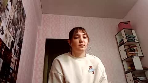 zeniabrossoit online show from May 2026 12:01:01 PM