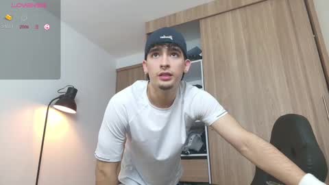 Zenn online show from February 2025 02:33:01 PM