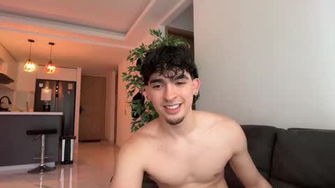 Snapshot of zenn_rush chatting on March 2026 08:49:01 PM Zenn online show from March 2026 08:49:01 PM