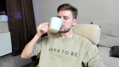 Andrew online show from February 2025 05:20:02 AM