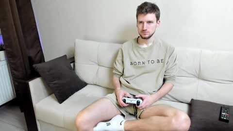 Andrew online show from October 2025 09:48:02 PM