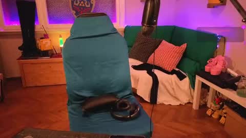 zesty_peach online show from June 2026 01:39:01 AM