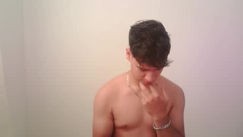 zeus_183 online show from September 2025 02:33:01 PM