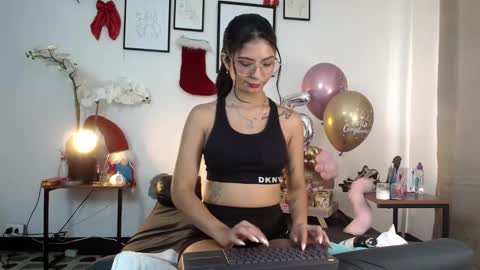 Snapshot of zeus_millers chatting on December 2024 09:22:01 PM zeus_millers online show from December 2024 09:22:01 PM