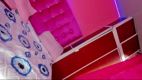 Aisha Alejandra Rosse Deus  online show from April 2026 10:04:01 PM