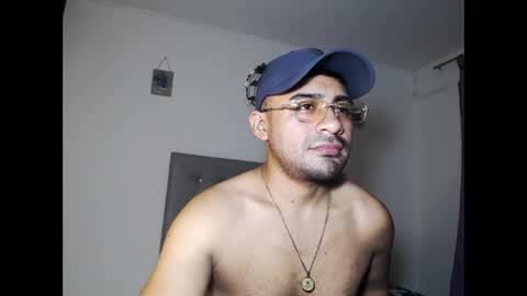 Snapshot of zeussexyhot chatting on May 2026 05:58:01 AM zeussexyhot online show from May 2026 05:58:01 AM
