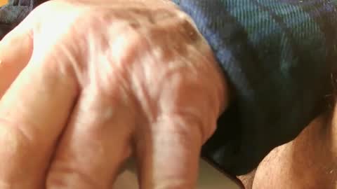 Snapshot of zevioo77 chatting on December 2024 11:44:01 AM zevioo77 online show from December 2024 11:44:01 AM