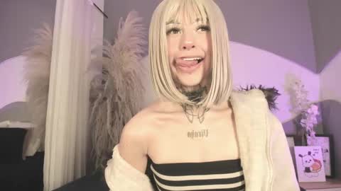 Snapshot of zhally_dee chatting on May 2026 11:39:01 AM zhally_dee online show from May 2026 11:39:01 AM
