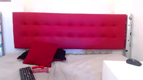 ZHAMIRA  ANDRES online show from February 2025 11:23:02 PM