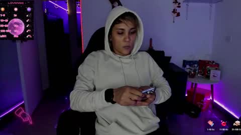 zhoestrong online show from December 2024 12:59:02 AM