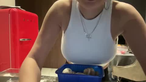 Snapshot of zidya06 chatting on November 2025 01:54:02 PM Nensi online show from November 2025 01:54:02 PM