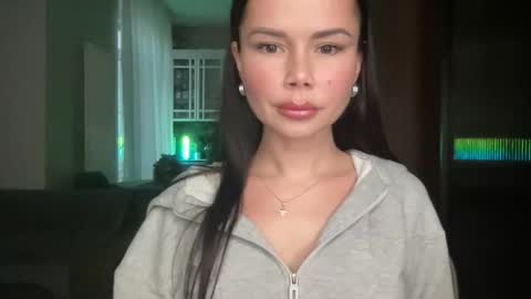 Snapshot of zidya06 chatting on December 2025 12:10:01 PM Nensi online show from December 2025 12:10:01 PM