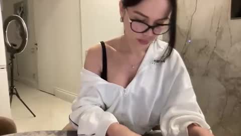 Nensi online show from March 2026 01:17:01 PM