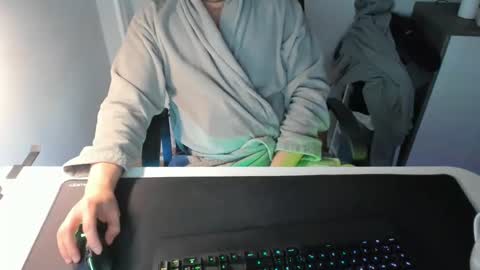 Snapshot of ziemlichflutschig chatting on January 2025 01:11:01 AM ziemlichflutschig online show from January 2025 01:11:01 AM